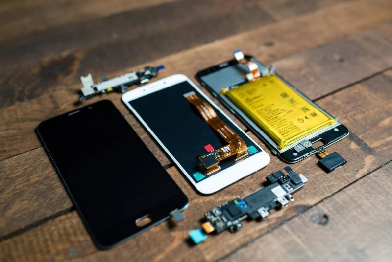 Запчасти для ремонта телефона: как выбирать 